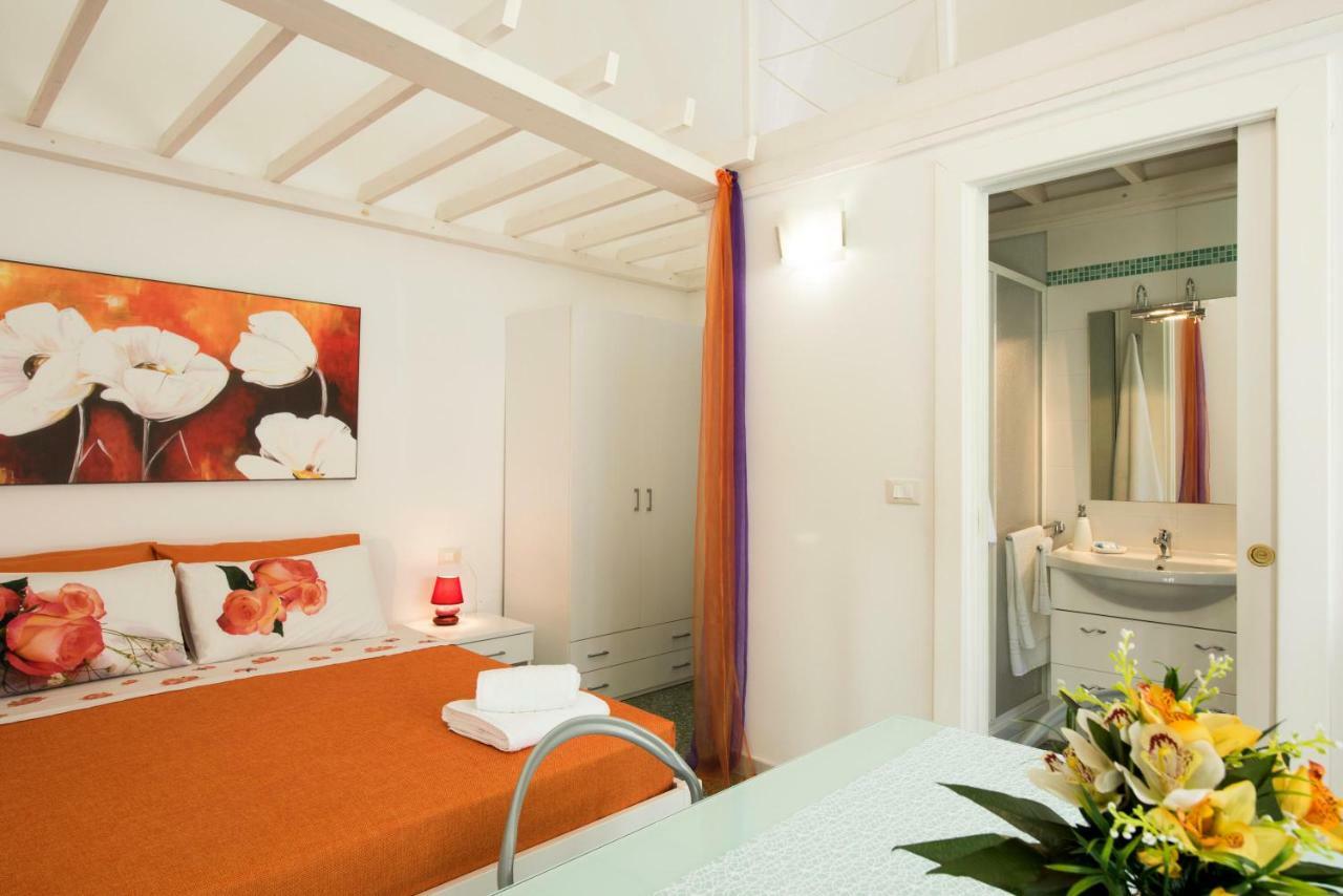 Le Tre Rose Di Gio Hotel Casamassella Luaran gambar